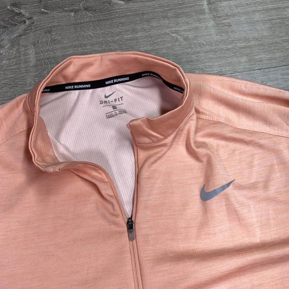 Nike Dri-FIT Running Shirt Mens Medium Pink 1/4 Zip‎ Pullover Long Sleeve Top